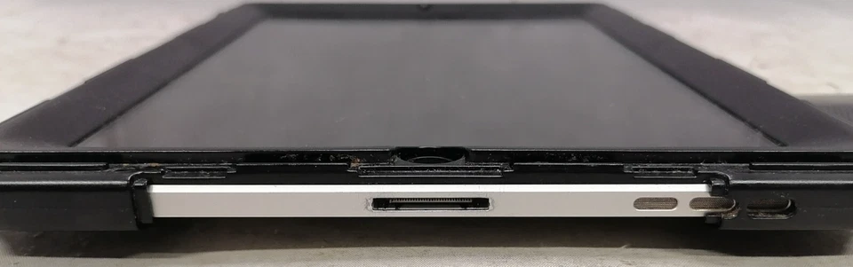 Apple iPad 1st Gen MB293LL/A 9.7" ( 1.0 GHz Cortex-A8/32GB/256MB RAM) - Image 3 of 4