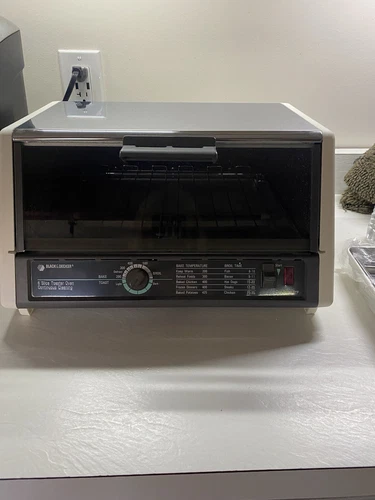 New In Box Vintage Black And Decker Ultra Oven Toast-R-oven Broiler T670 Type 1