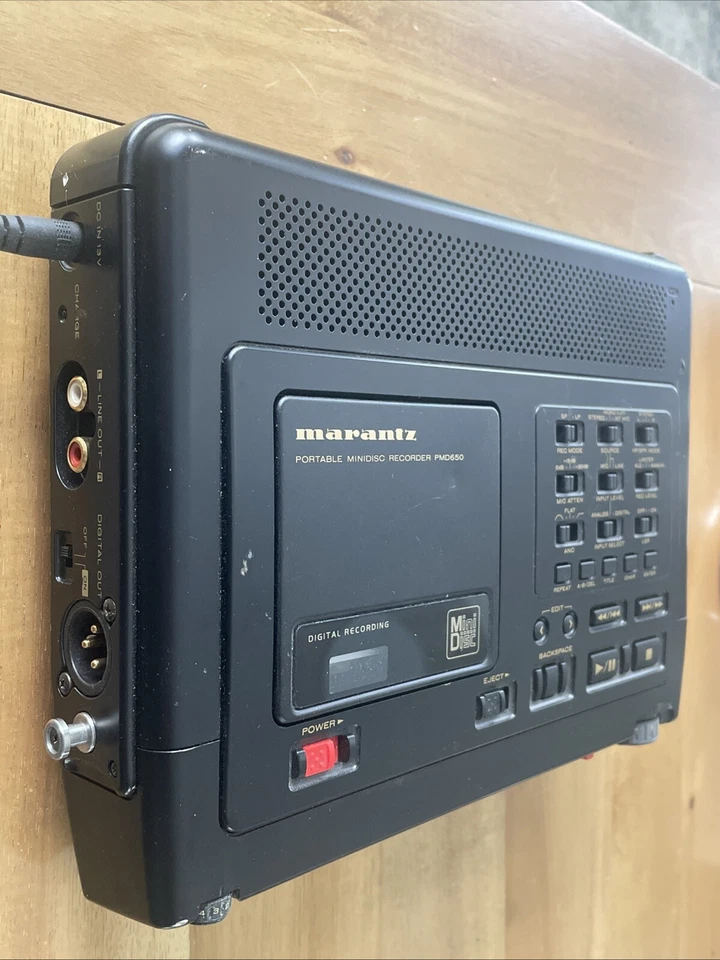 Grabadora y reproductor portátil MiniDisc Marantz pmd-650U Foto 4 de 4