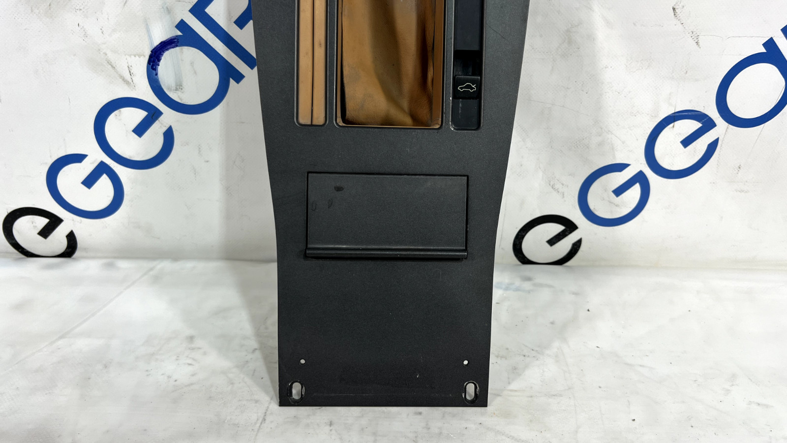 ASTON MARTIN V8 VANTAGE CENTER CONSOLE BEZEL TRIM COVER PANEL OEM 2011-17 💠