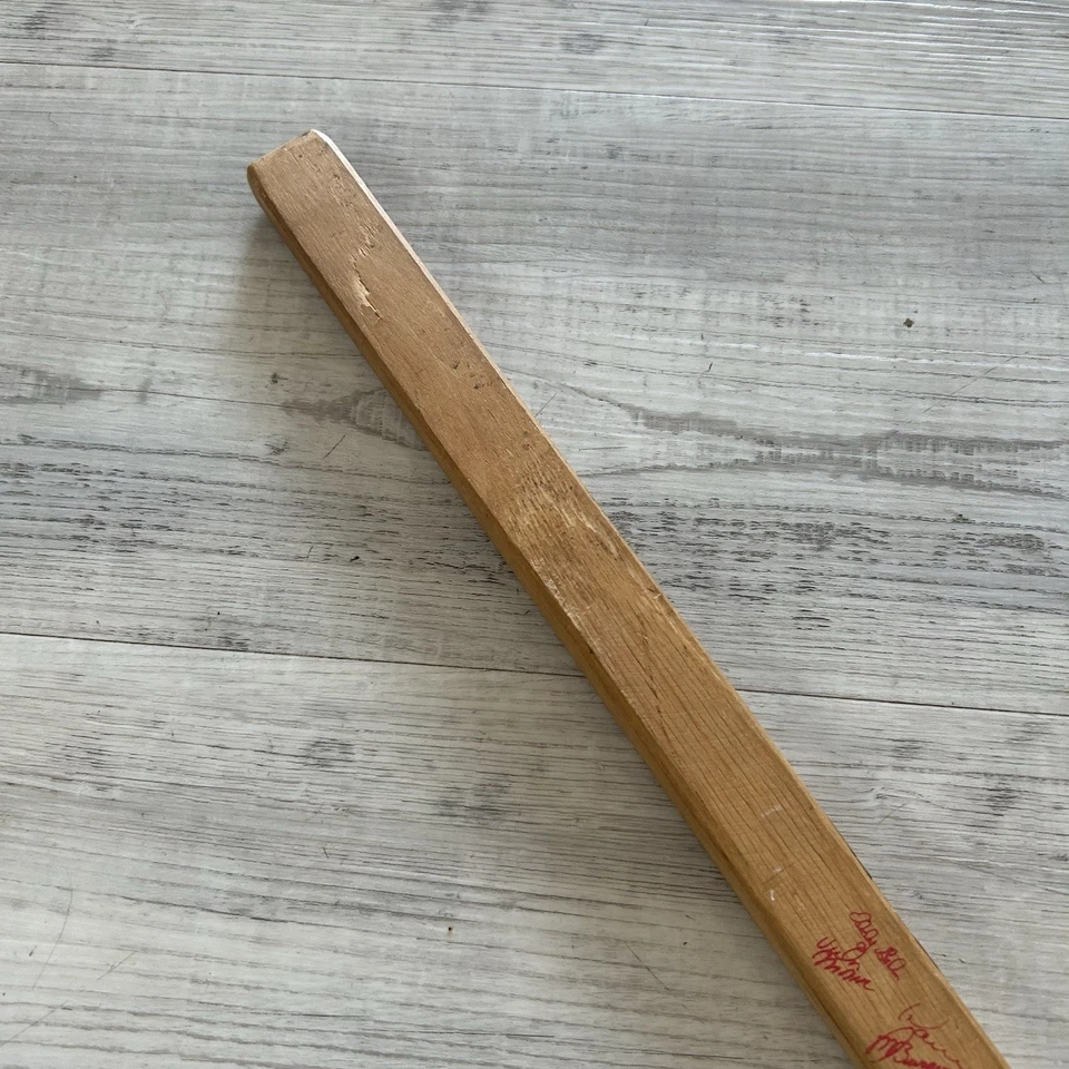 Palo de hockey de madera vintage AHL Hershey Bears 1981-82 promoción del equipo Wendy’s usado en excelente estado Foto 2 de 4