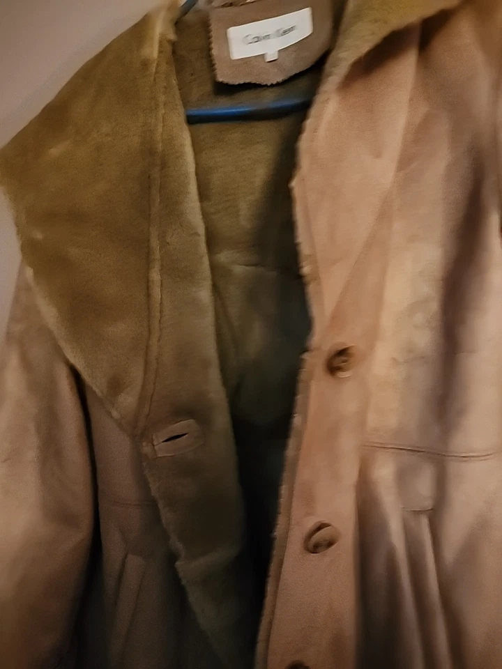 Abrigo largo vintage para mujer Calvin Klein imitación gamuza ribete de piel sintética S con capucha Foto 3 de 4