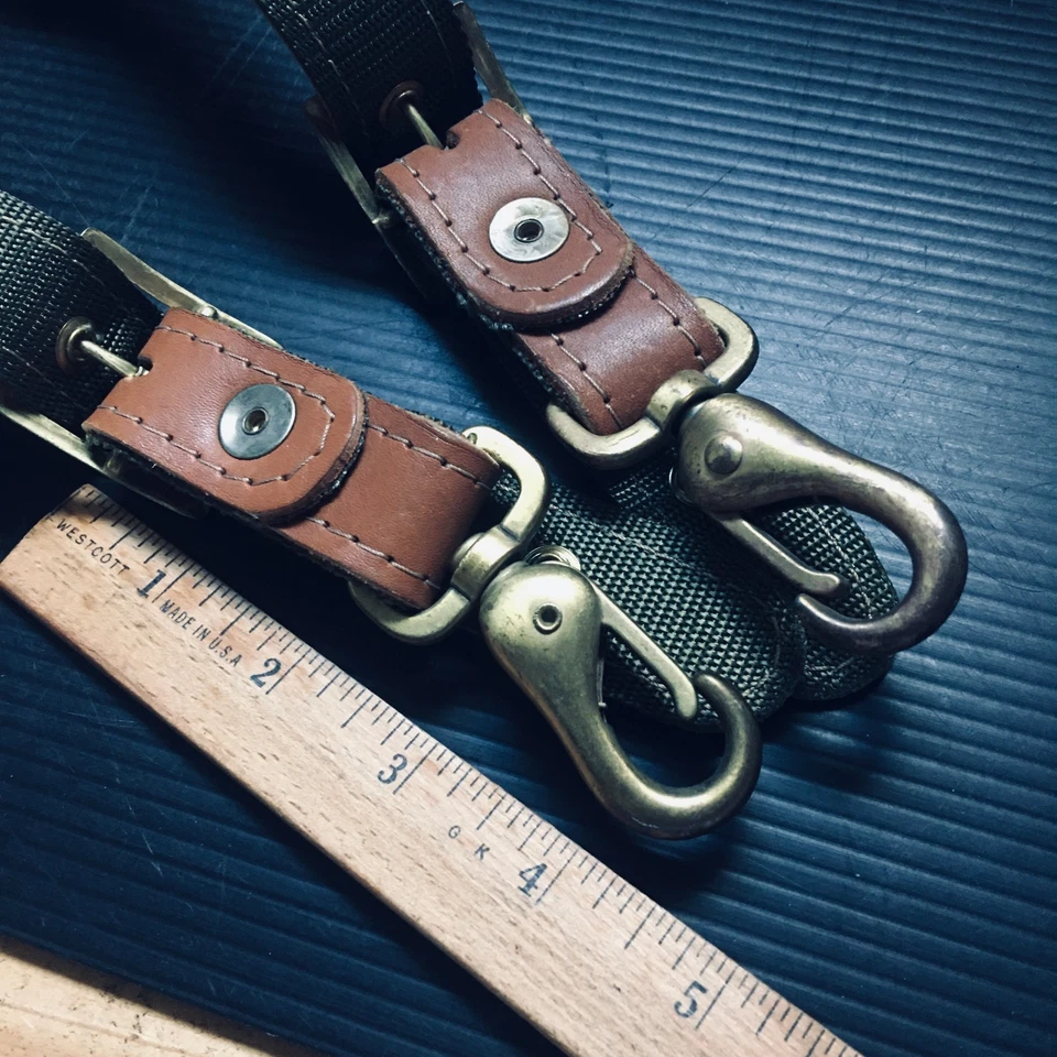 Correa de bolsa de repuesto de alta resistencia con adornos de cuero genuino y ganchos giratorios de latón Foto 3 de 4