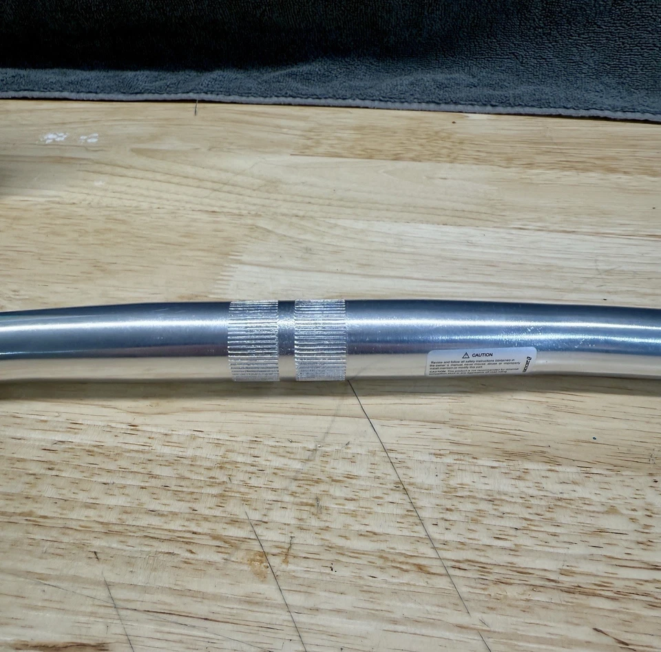 Manillar de MTB de aleación Sunlite Swedged plateado 25,4 mm 600 mm barrido trasero 6 ° aluminio Foto 4 de 4