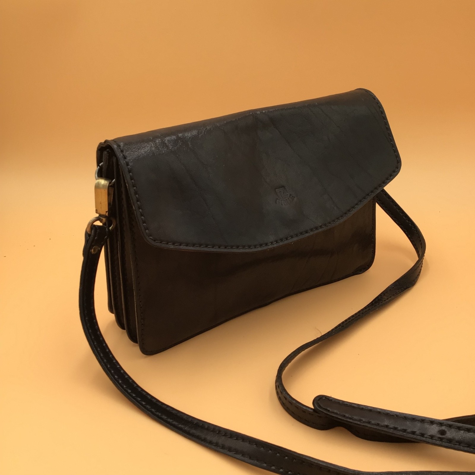 Borsa postina in cuoio fiorentino nera vintage 1990 Made in Italy marca Pielle