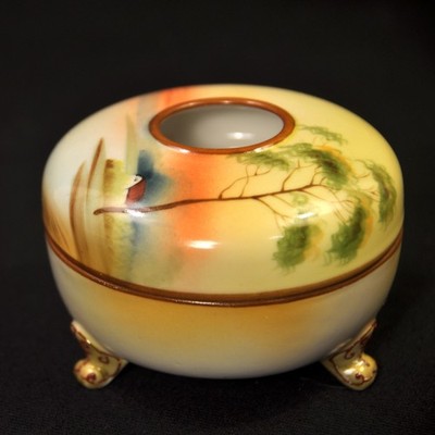 Nippon Maple Leaf Hair Receiver Lid Hand Painted Tree in Meadow Brown 1891-1918