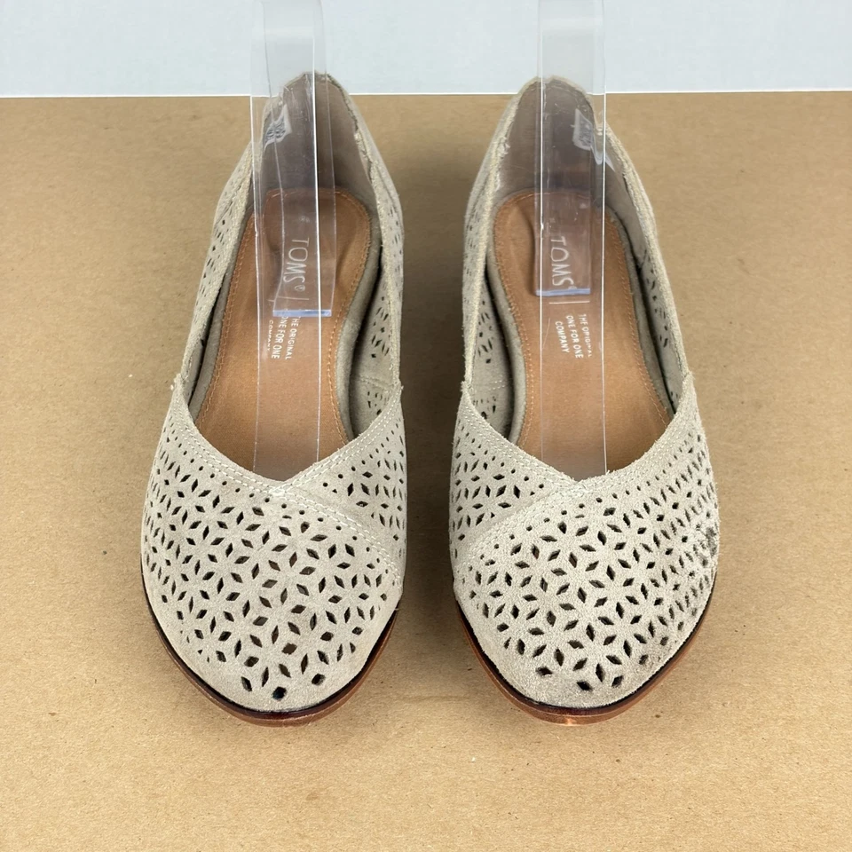 Toms Jutti Suede Laser Cut Flats Womens 8 Tan Taupe Slip On Casual Comfort - Image 2 of 4