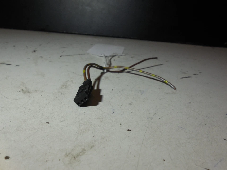 Sensor Wiring Connector Plug Pigtail 1383822 for 95-04 BMW E39 540i 528i - Image 2 of 4