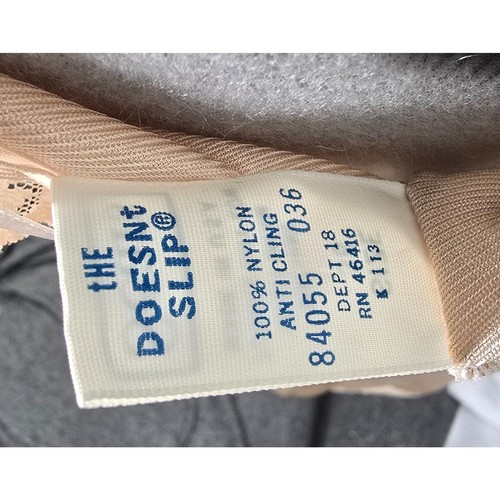 Vintage Sears 'The Doesn't Slip' Anti-Cling Nude Silky Nylon & Lace Sexy Slip 38 - Picture 9 of 11