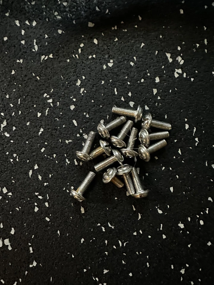 Bob Sport Utility Piezas Varios — Correa de Seguridad — Cerraduras de Rueda — Muelles — Tornillos Foto 3 de 4