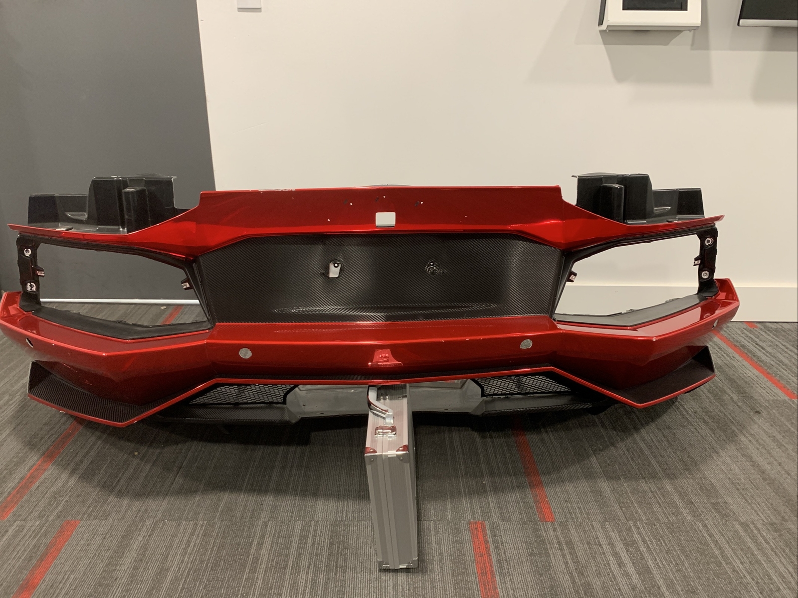 LAMBORGHINI AVENTADOR LP700-4 BUMPER REAR OEM 2011-2018 WHITE