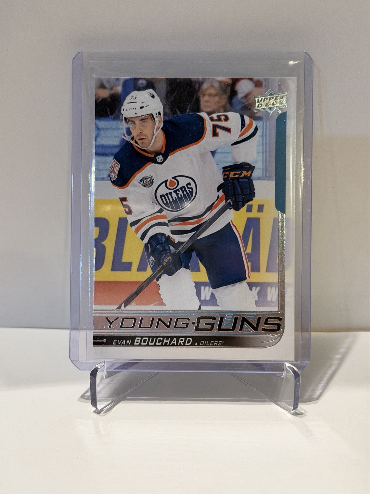2018-19 Upper Deck - Young Guns Evan Bouchard #221 (RC)