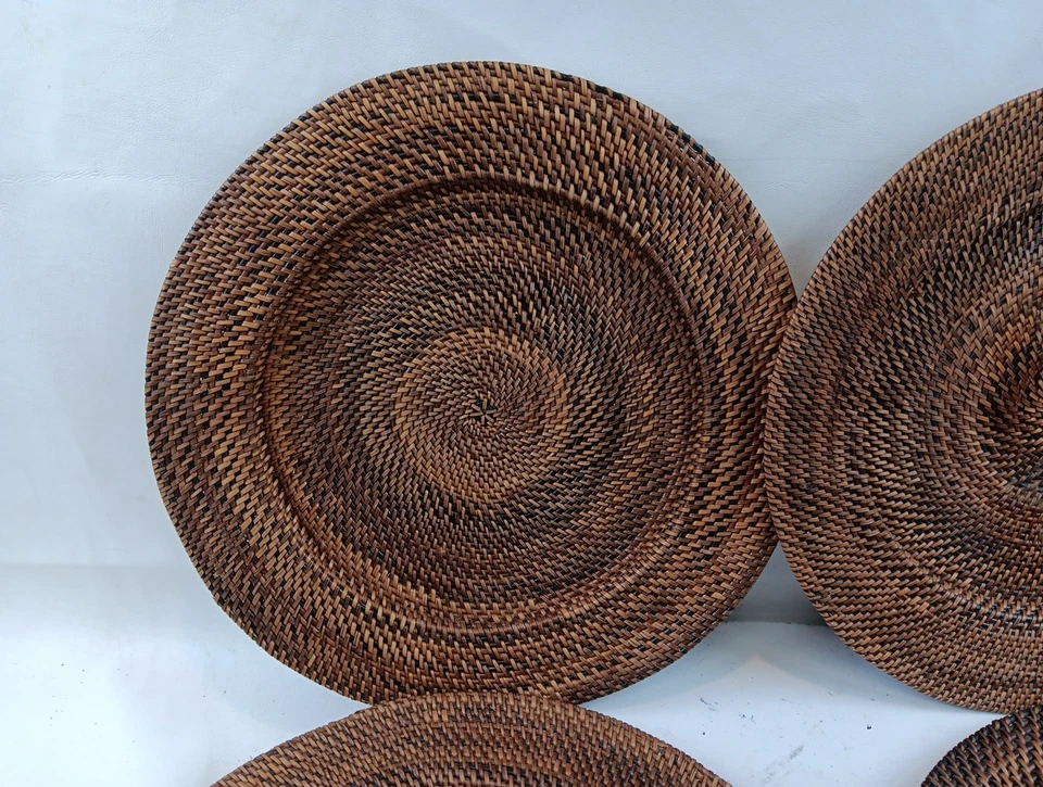 4 manteles individuales Williams Sonoma tejidos a mano Nito Charger 13" redondos de ratán marrón Foto 4 de 4
