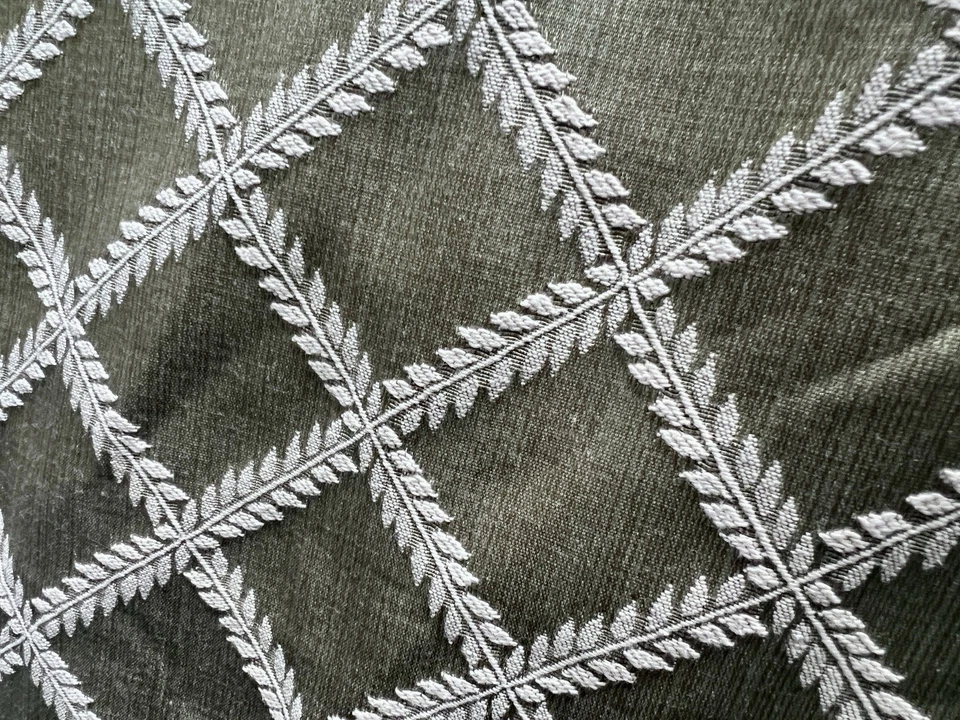 Lenox Green Embroidered Tablecloth 132x68 Oblong Lattice Leaf Pattern - Image 2 of 4