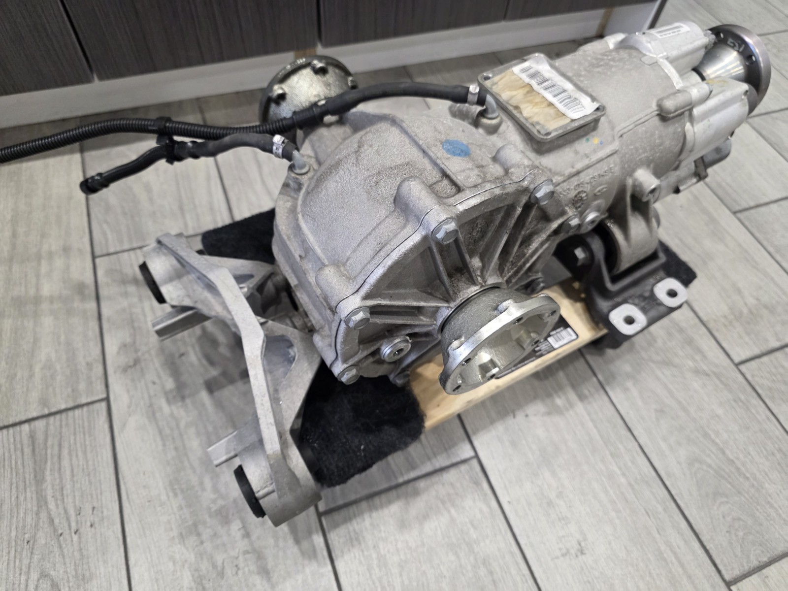 LAMBORGHINI AVENTADOR LP740 S FRONT DIFFERENTIAL OEM 02S409021M