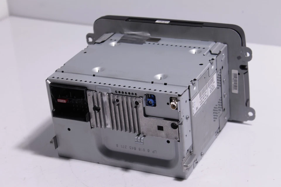 Radio/Navi mit CD (kein Code vorhanden) 1K0035191D VW Passat 3C B6  55298 - Bild 4 von 4