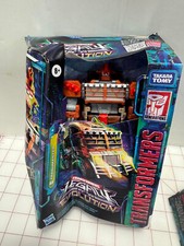 TRANSFORMERS Trashmaster Legacy Evolution Voyager Class Box Worn New  1