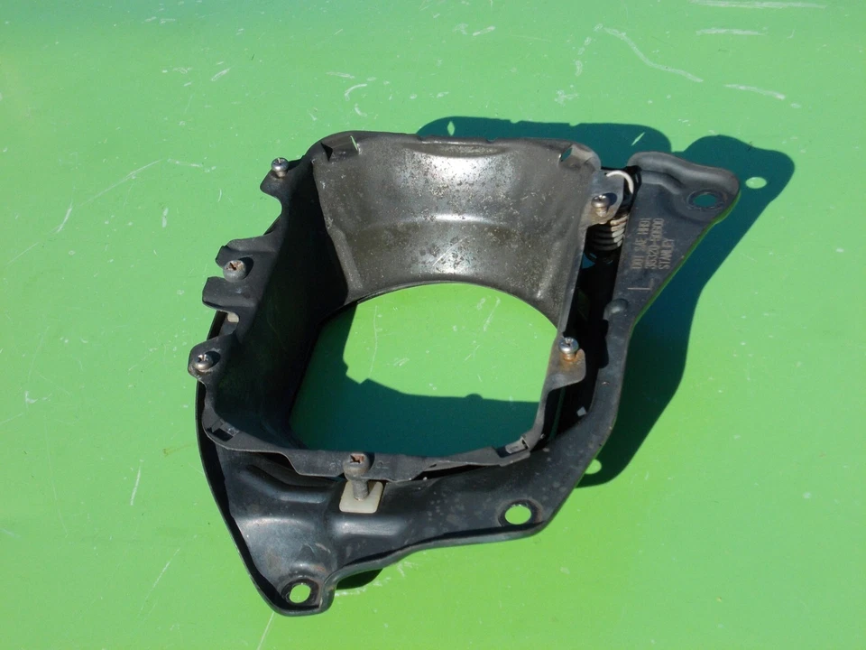 ЛЕВОЕ КРЕПЕЖНОЕ КОЛЬЦО ДЛЯ ФАРЫ CHEVY METRO 90-97 96063799 OEM GEO SPRINT LSI - Изображение 4 из 4