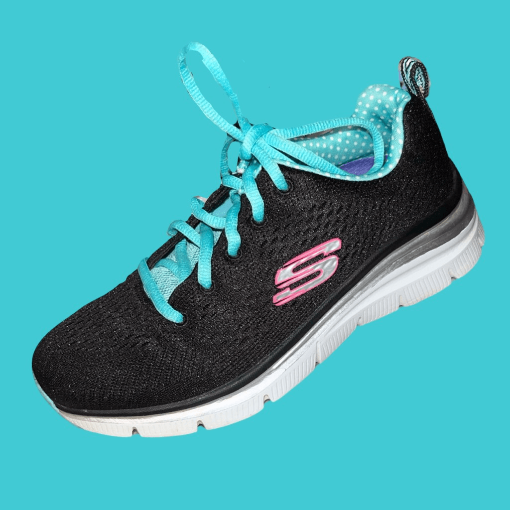 Skechers Knit Fashion Fit Sneakers Size 8 Stylish Comfort