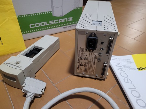 Nikon LS-30 Coolscan III Film Scanner - Afbeelding 3 van 4