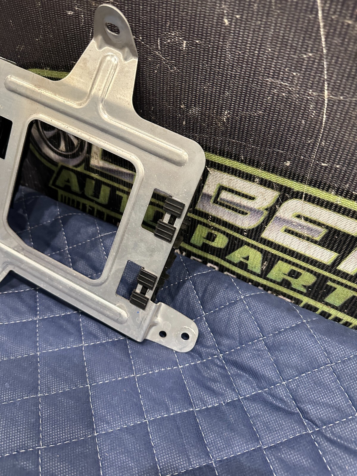 2018 AUDI R8 SPYDER BRACKET 4S7 907 461 4S7-907-461 4S7907461