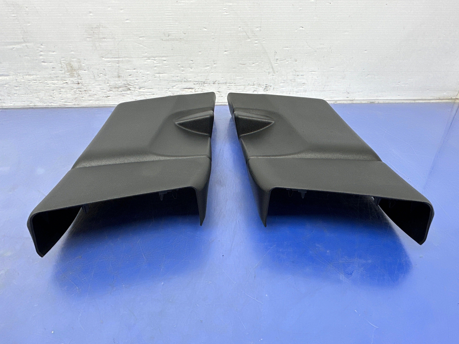 2017-2020 MASERATI LEVANTE M161 B PILLAR CENTER TRIM COVER PANEL SET 670040376