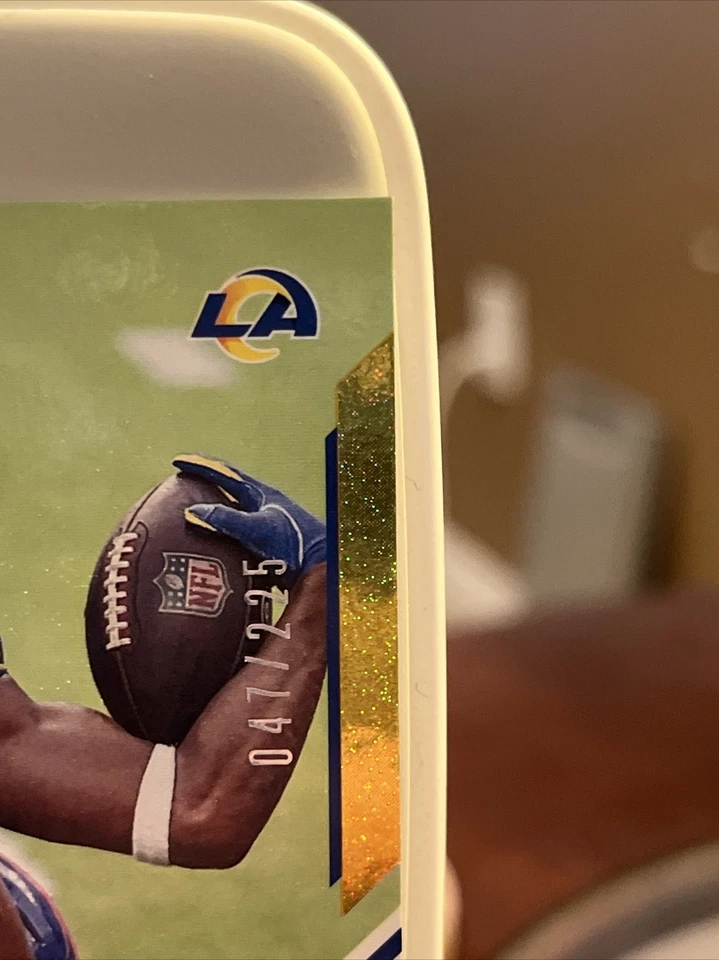 Robert Woods 2021 Score Gold Parallel 47/225 #256 - Image 2 of 3