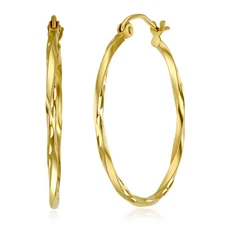 Wellingsale 14k Yellow Gold Diamond Cut 1.5mm Twisted Hoop Earrings (24mm Dmtr)
