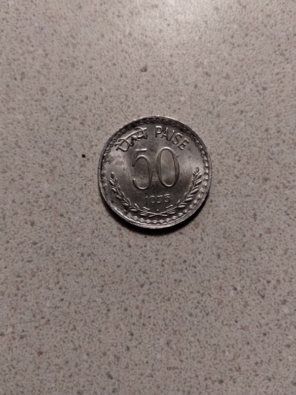 50 Paise India Coin 1975 Rear+10 random mint condition sport cards.