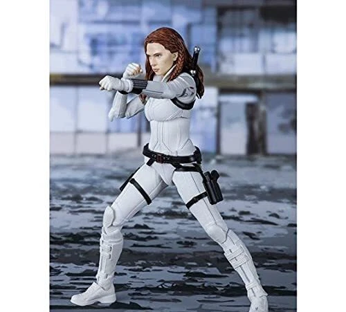 Figura Traje de Nieve S.H.Figuarts Viuda Negra