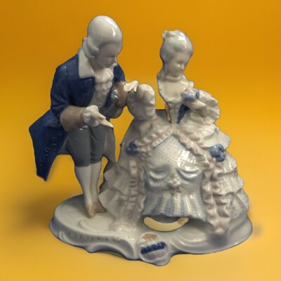 Porcelain Couple Figurine Cobalt Blue White Colonial Victorian Rococo Vintage