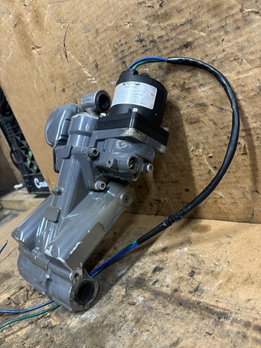 Honda BF90- BF225 4 Stroke Power Trim For Parts Works Needs Seals - Picture 9 of 10