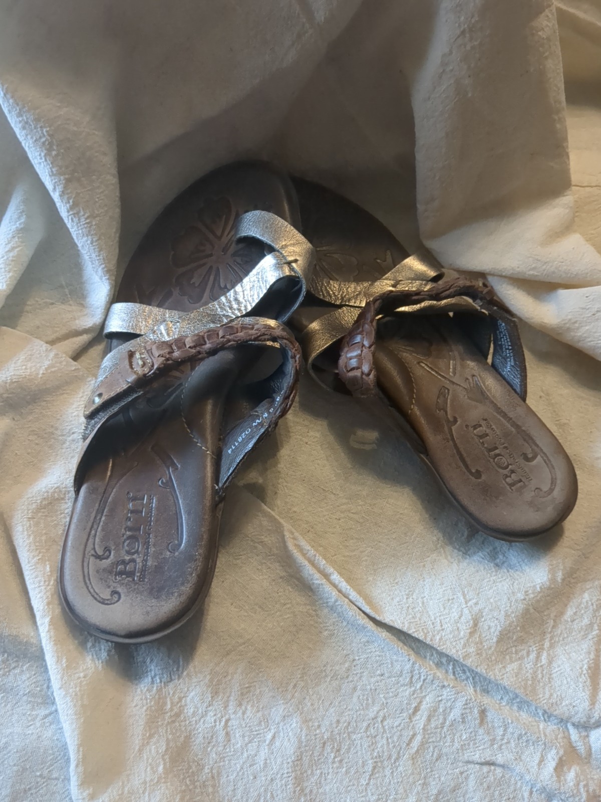 Women’s multi colored adjustable Born sandals - image 1