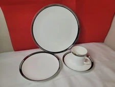 Mikasa Solitude Bone China 4pc Set Dinner plate, Salad plate, cup & saucer
