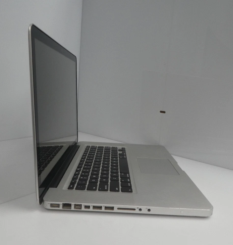 Apple Macbook Pro A1286 (SE VENDE TAL CUAL/SOLO PARA PIEZAS O REPARACIÓN) Foto 4 de 4