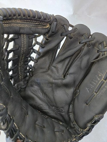 Akadema Professional Fast Pitch Series Infielder's Glove - Thumbnail 3