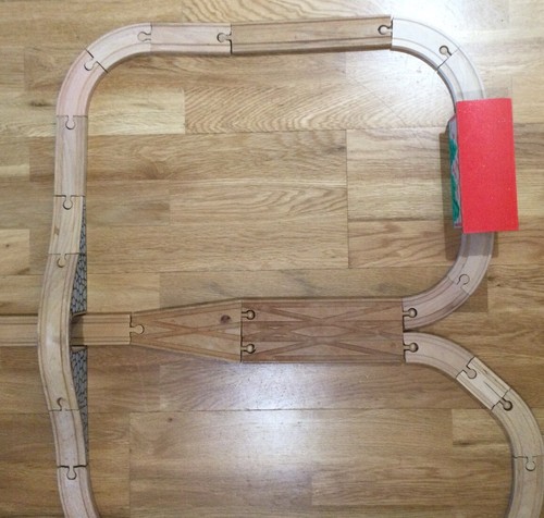 THOMAS & FREUNDE HOLZEISENBAHN Tunnel Brücke Schuppen Set KOSTENLOSER VERSAND - Bild 8 von 9