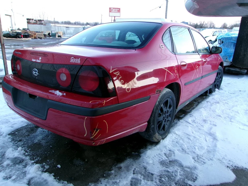 Used Washer Fluid Reservoir fits: 2005 Chevrolet Impala  Grade A - Image 3 of 4
