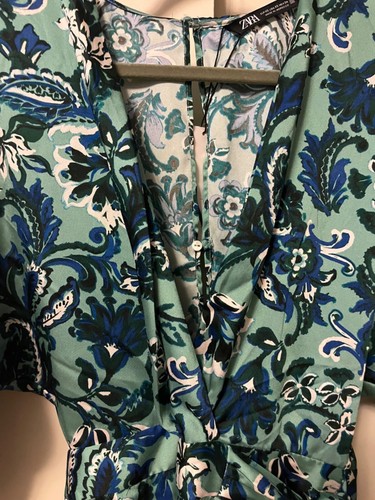 Zara jumpsuit romper satin floral XS plunging neckline NWT - Picture 3 of 8
