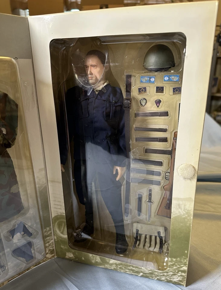 1/6 Dragon WWII Italian Paratrooper 70423 "Franco Rizzoli" NIB - Image 4 of 4