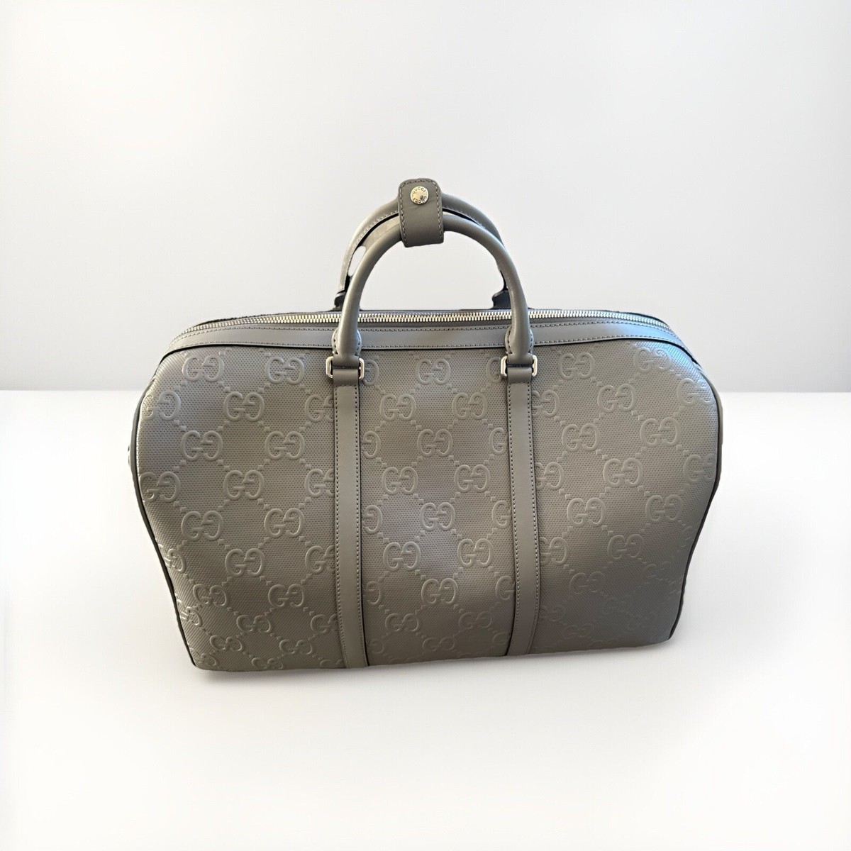【GUCCI】GG Embossed Logo Duffle Tote Bag Dunst Grey New Authentic Gucci GG Supreme Embossed Logo Duffle Travel