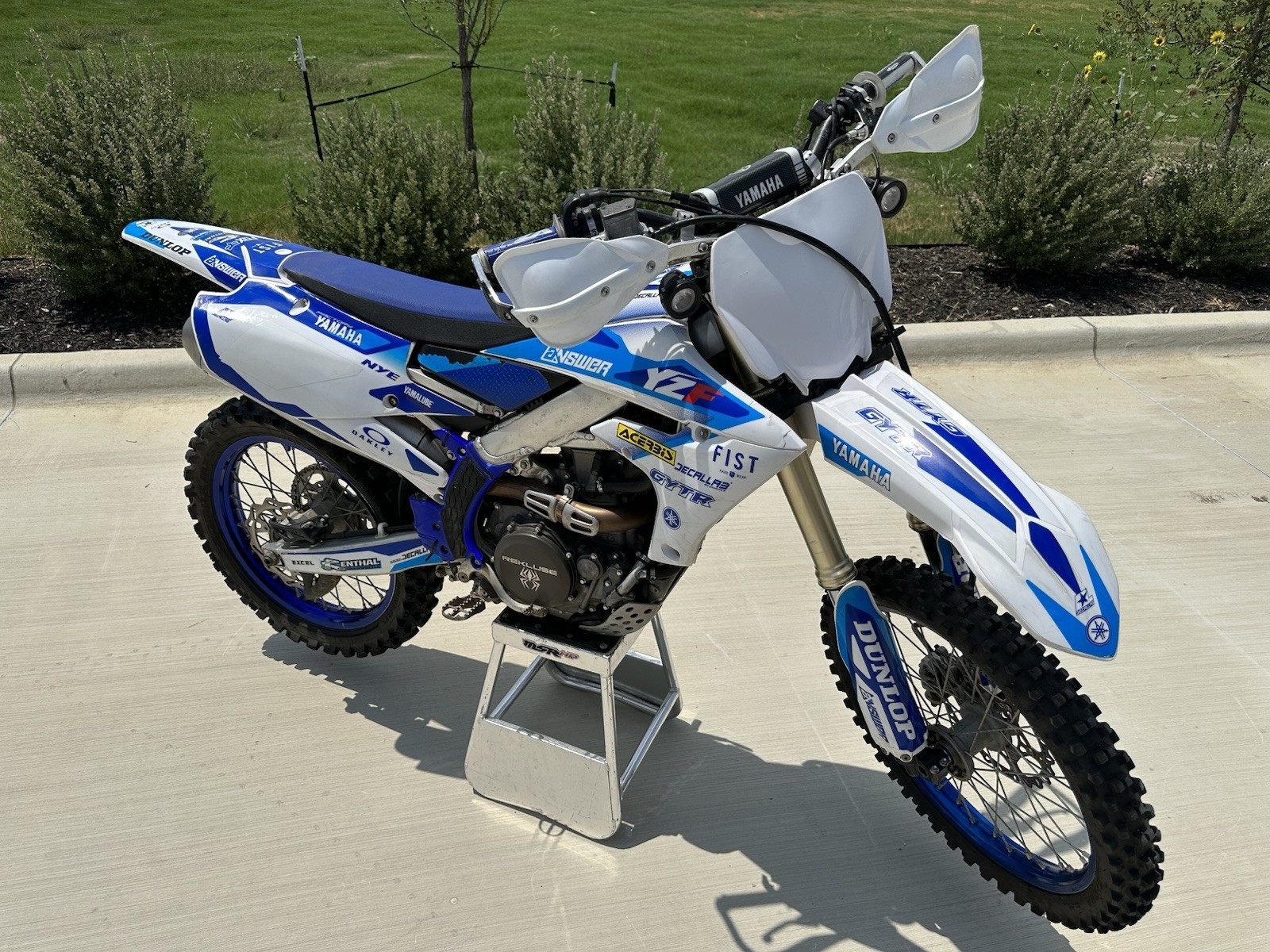 Picture 9 of 12