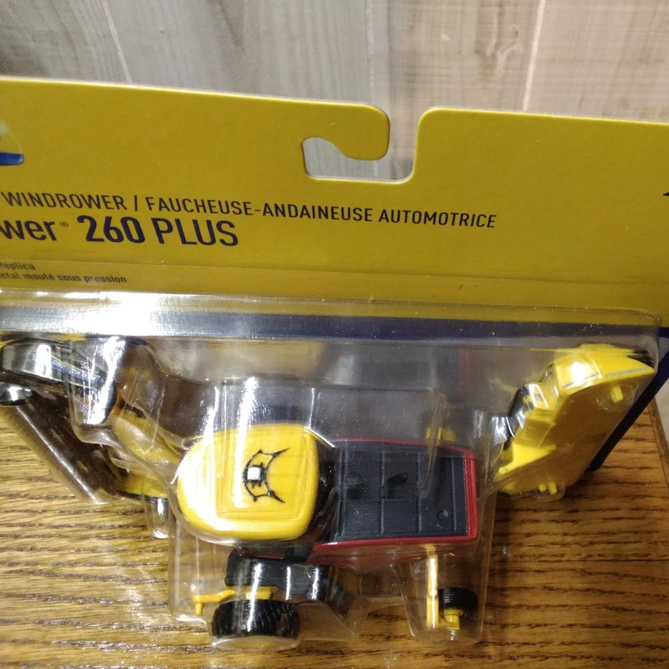 ERTL 1/64 New Holland Speedrower 260 PLUS Self-Propelled Windrower w/ Both Heads - Image 2 of 4