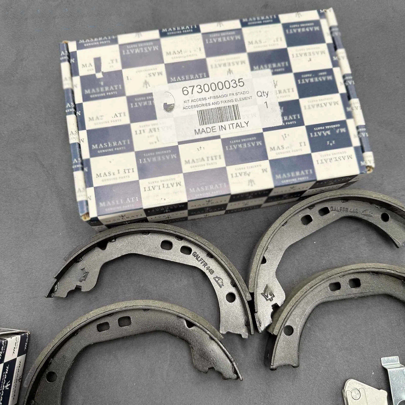 Maserati Ghibli 2013-2016 Brake shoes Set P/N 673000034