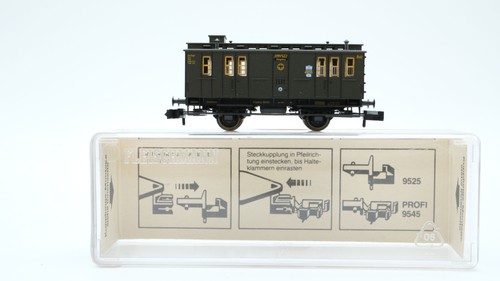 Fleischmann N 8057 Packwagen mit Postabteil 099 522 DR | Zustand: Gebraucht