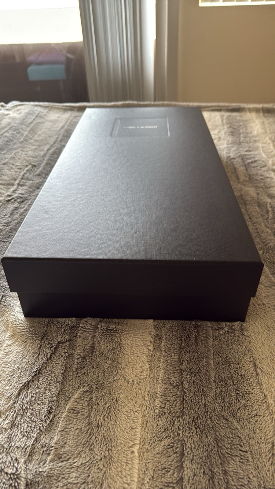 Scatola grande Saint Laurent bianca e nera circa 12 x 26 x 4