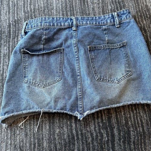 Jean Mini Skirt Womens L Blue Raw Hem A Line Distressed Stretch Denim Belt EUC - Picture 8 of 10