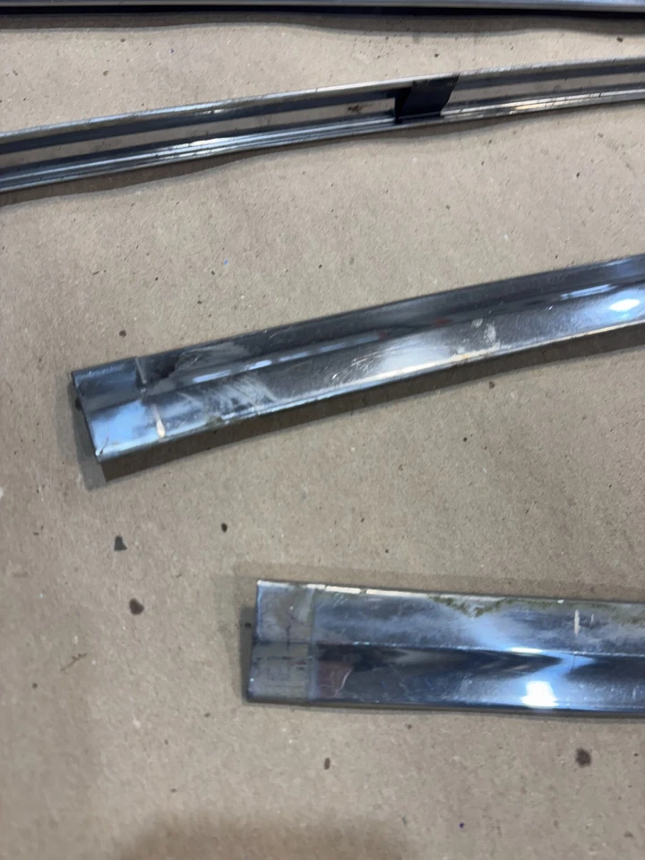 Ford Galaxy Country Squire Ltd 1967 1968 juego de molduras de parabrisas delantero A Pillars 67 Foto 2 de 4