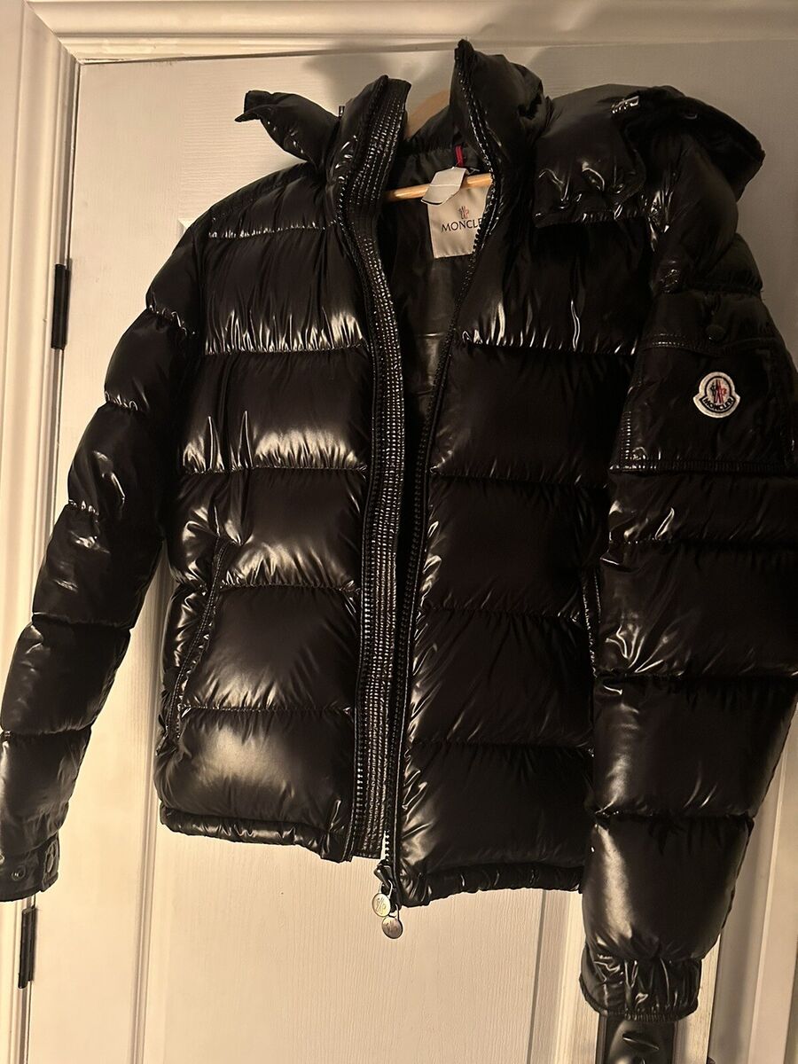 Men's Moncler Maya Short Down Jacket Black Size 3 AUTHENTIC Men's Moncler Maya Short Down Jacket Black Size 3 AUTHENTIC