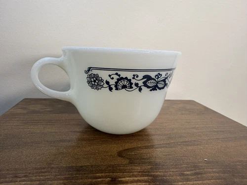 Pyrex Corelle Old Town Blue Onion Milk Glass Coffee / Tea Cup /Mugs Single